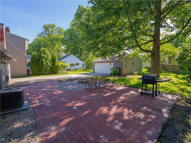 25524 Chatworth, Euclid, OH 44117