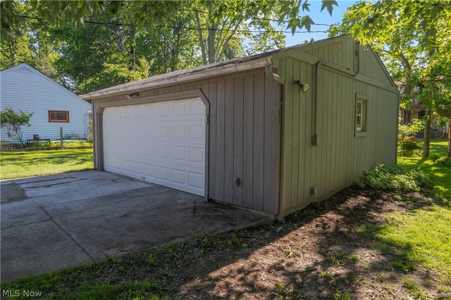 25524 Chatworth, Euclid, OH 44117