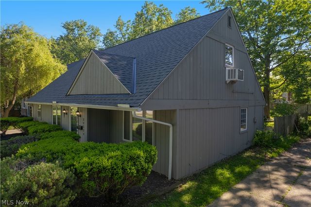 25524 Chatworth, Euclid, OH 44117