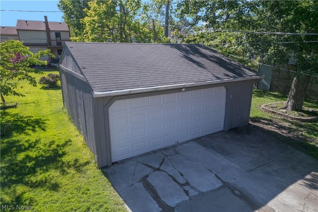 25524 Chatworth, Euclid, OH 44117