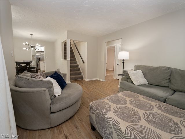 25524 Chatworth, Euclid, OH 44117