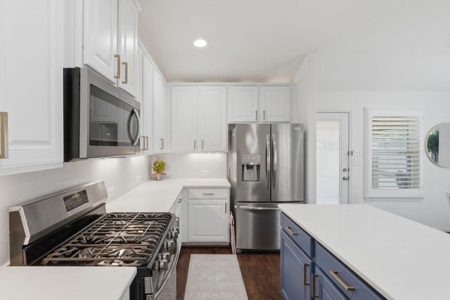 103 Forest Heights Way, Montgomery, TX 77316