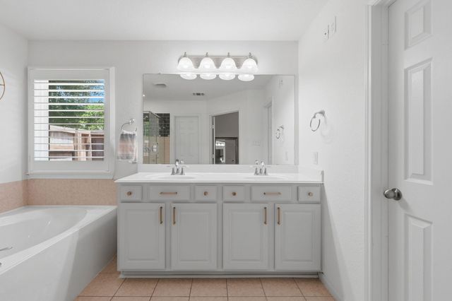 103 Forest Heights Way, Montgomery, TX 77316