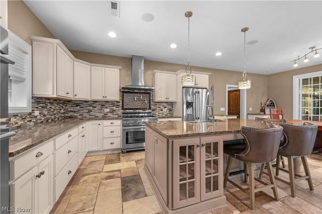 1045 N Quarry Road, Amherst, OH 44001