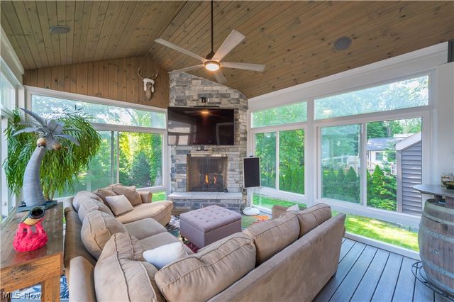 1045 N Quarry Road, Amherst, OH 44001