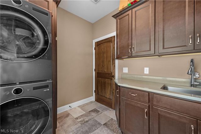 1045 N Quarry Road, Amherst, OH 44001
