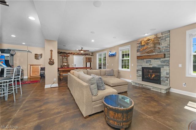 1045 N Quarry Road, Amherst, OH 44001