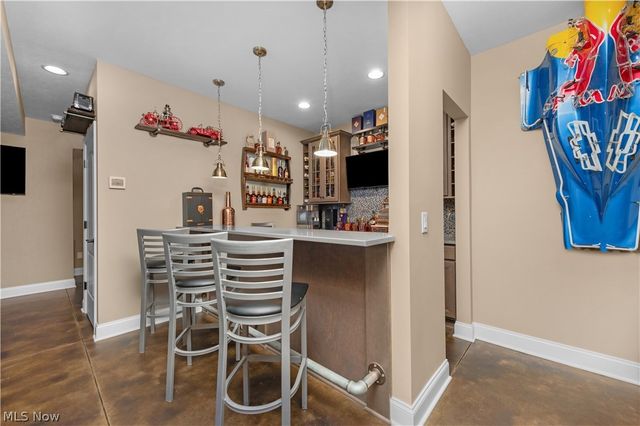 1045 N Quarry Road, Amherst, OH 44001