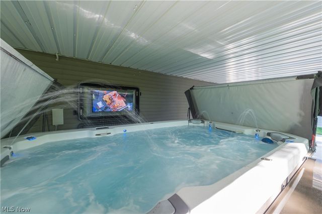 1045 N Quarry Road, Amherst, OH 44001