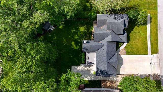 1045 N Quarry Road, Amherst, OH 44001