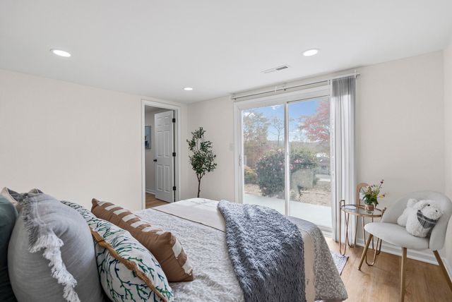 23 Brookside LN, Moneta, VA 24121