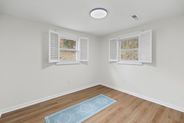 23 Brookside LN, Moneta, VA 24121