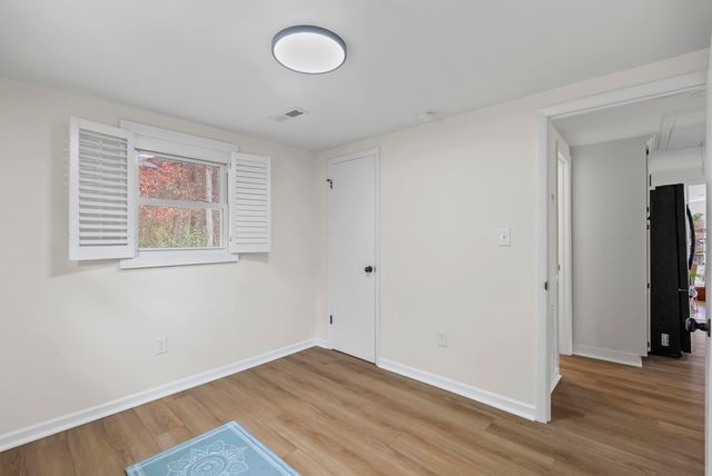 23 Brookside LN, Moneta, VA 24121