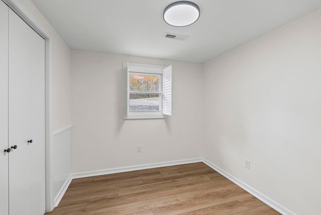 23 Brookside LN, Moneta, VA 24121