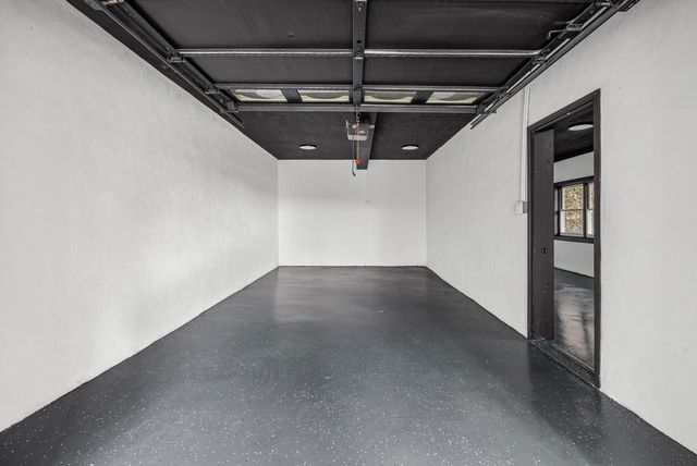 23 Brookside LN, Moneta, VA 24121