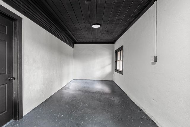 23 Brookside LN, Moneta, VA 24121