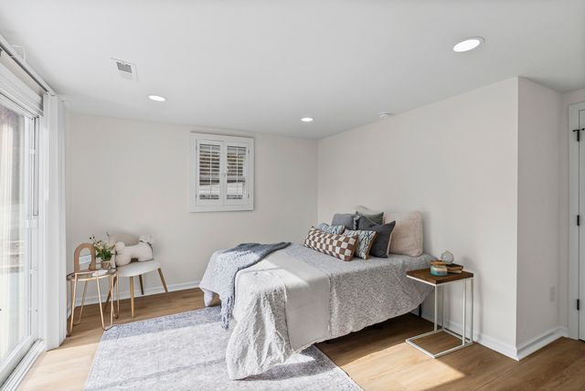 23 Brookside LN, Moneta, VA 24121