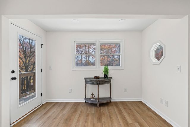 23 Brookside LN, Moneta, VA 24121