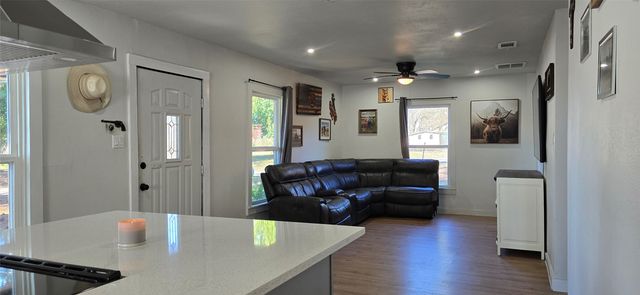 732 Ravine Street, Emory, TX 75440