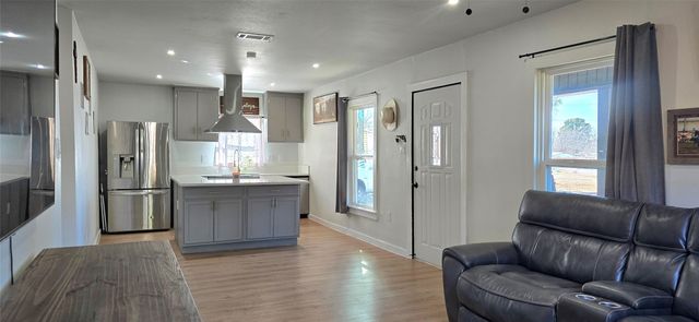 732 Ravine Street, Emory, TX 75440