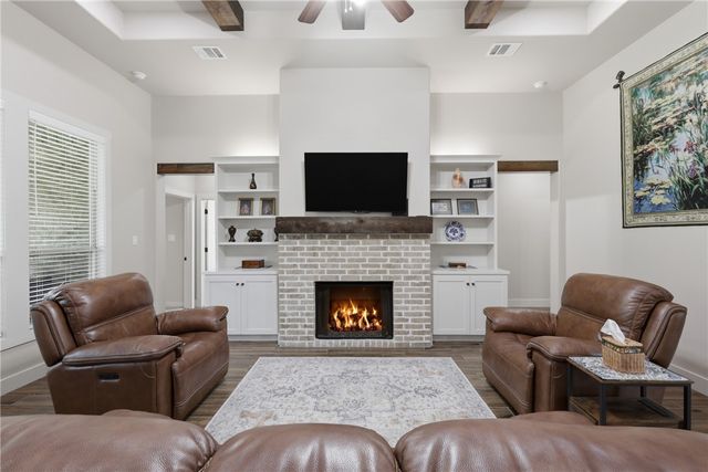 3320 Stoneleigh Road, Bryan, TX 77808