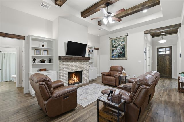 3320 Stoneleigh Road, Bryan, TX 77808