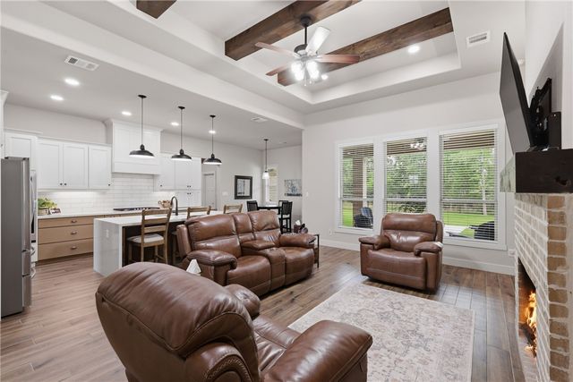 3320 Stoneleigh Road, Bryan, TX 77808