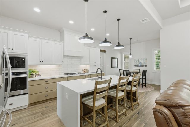 3320 Stoneleigh Road, Bryan, TX 77808
