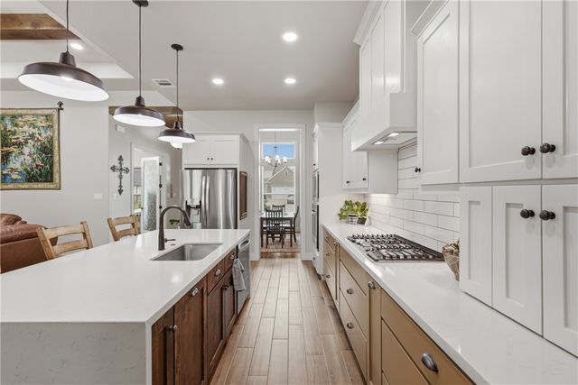 3320 Stoneleigh Road, Bryan, TX 77808