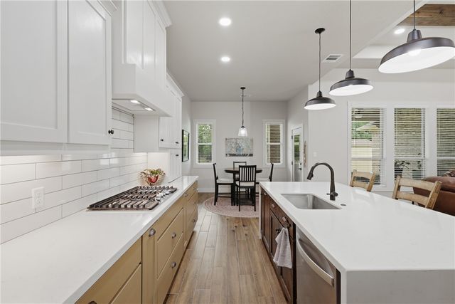 3320 Stoneleigh Road, Bryan, TX 77808