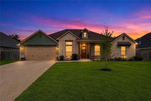 3320 Stoneleigh Road, Bryan, TX 77808