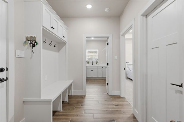 3320 Stoneleigh Road, Bryan, TX 77808