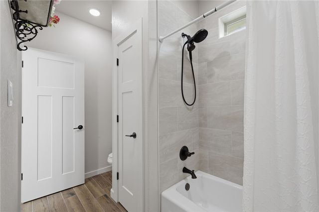 3320 Stoneleigh Road, Bryan, TX 77808