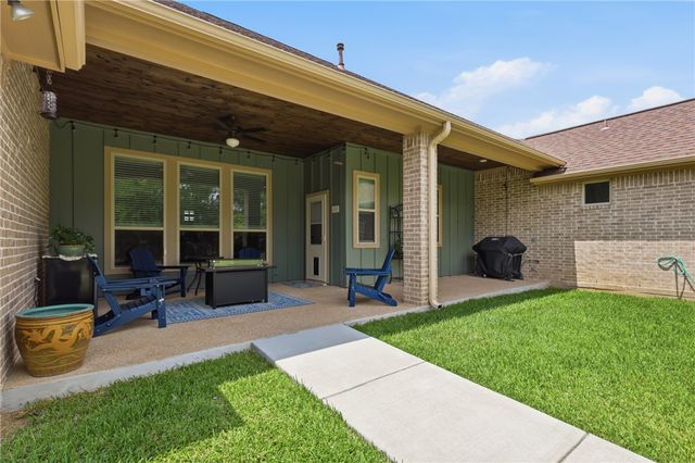 3320 Stoneleigh Road, Bryan, TX 77808