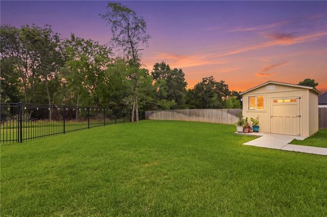 3320 Stoneleigh Road, Bryan, TX 77808