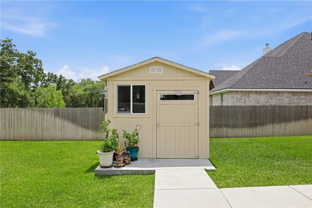 3320 Stoneleigh Road, Bryan, TX 77808