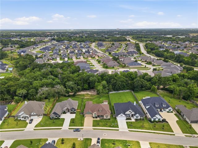 3320 Stoneleigh Road, Bryan, TX 77808