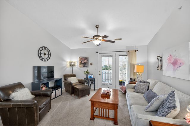 2312 Remington Way 2305, Lexington, KY 40511