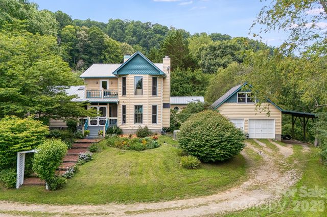 200 Black Hawk Trail, Waynesville, NC 28785