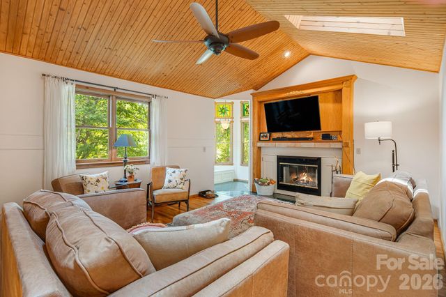 200 Black Hawk Trail, Waynesville, NC 28785