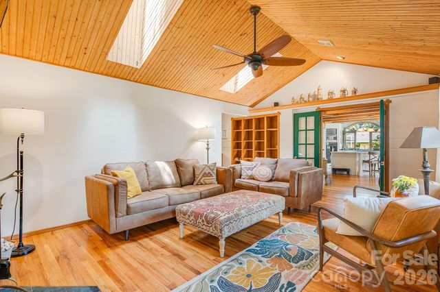 200 Black Hawk Trail, Waynesville, NC 28785