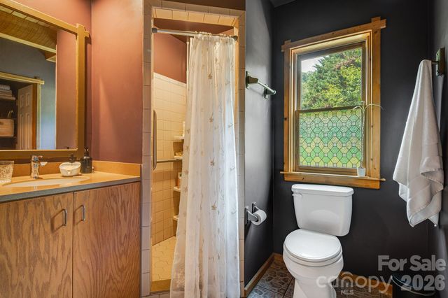 200 Black Hawk Trail, Waynesville, NC 28785