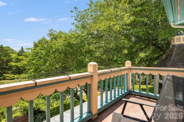 200 Black Hawk Trail, Waynesville, NC 28785