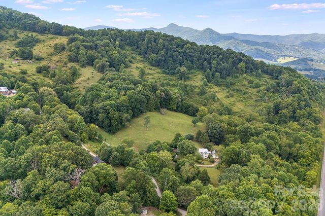 200 Black Hawk Trail, Waynesville, NC 28785