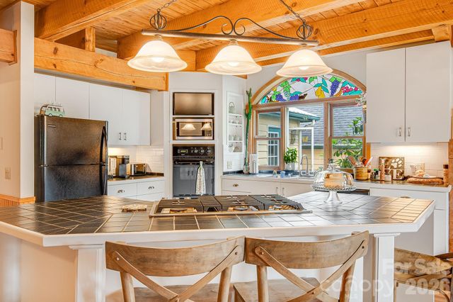 200 Black Hawk Trail, Waynesville, NC 28785