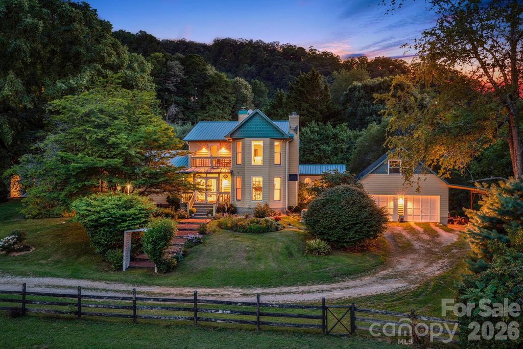200 Black Hawk Trail, Waynesville, NC 28785