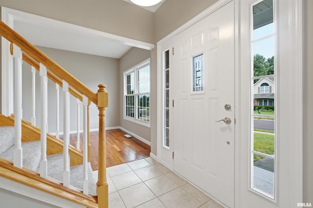 2400 W MURPHY Drive, Dunlap, IL 61525