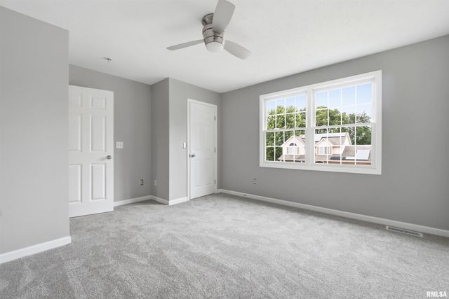 2400 W MURPHY Drive, Dunlap, IL 61525