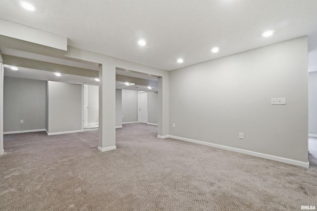 2400 W MURPHY Drive, Dunlap, IL 61525