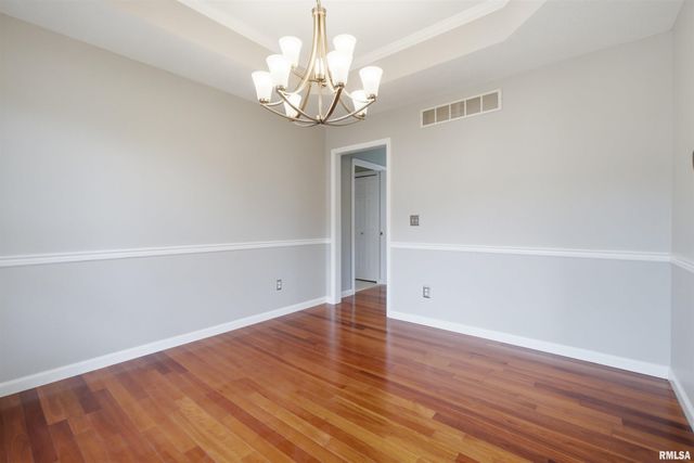 2400 W MURPHY Drive, Dunlap, IL 61525